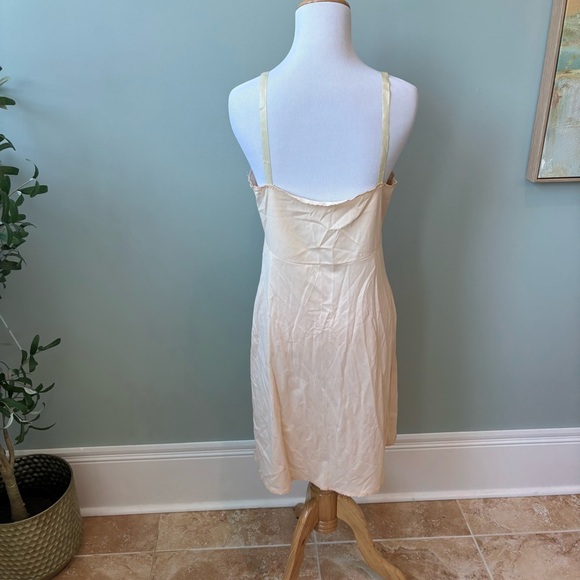 Vintage Olga Slip Dress 34 Nylon Beige Lace Trim Lingerie Nightgown 1950s–60s - Picture 3 of 7